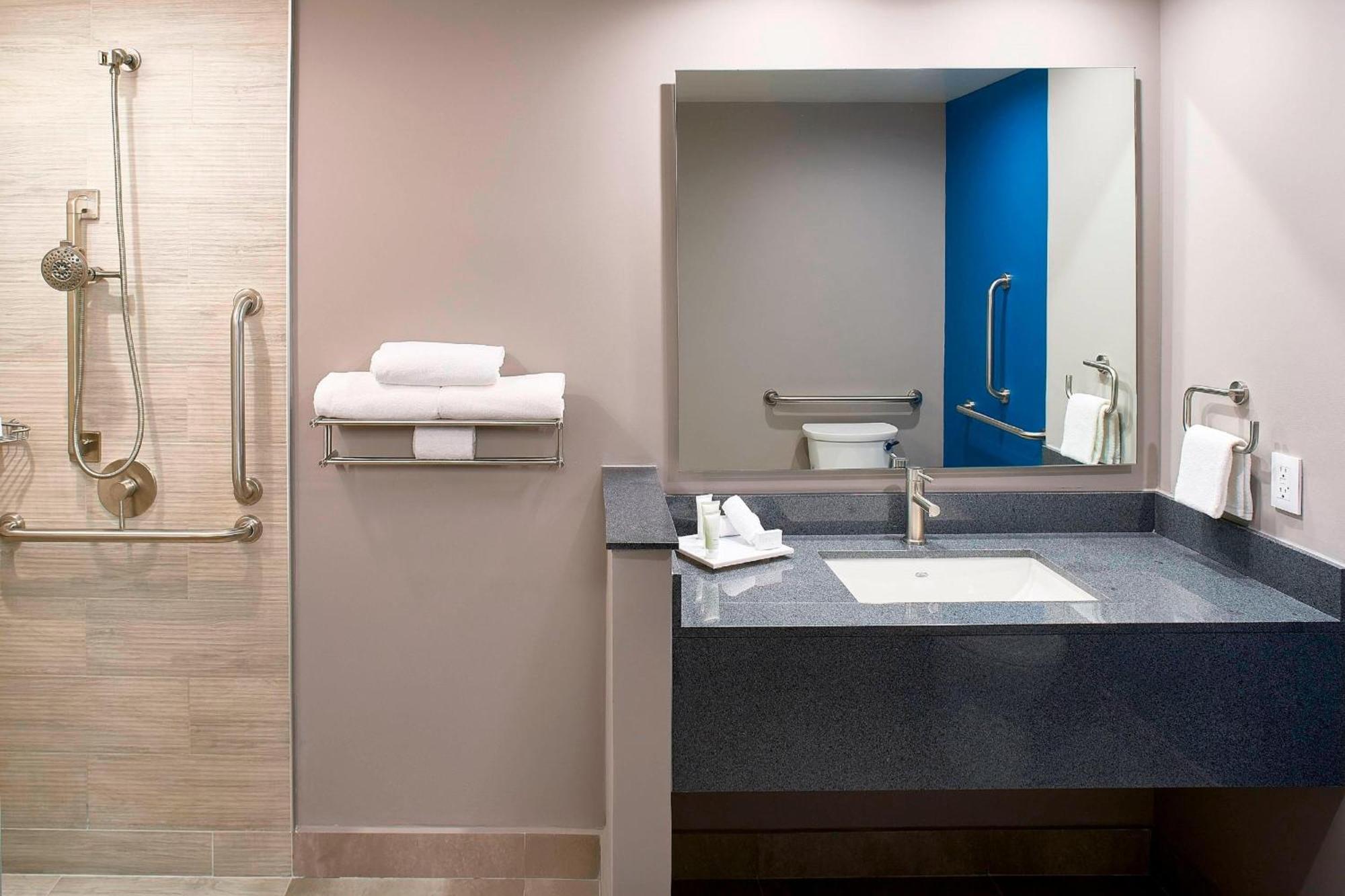 Hotel Fairfield & By Marriott